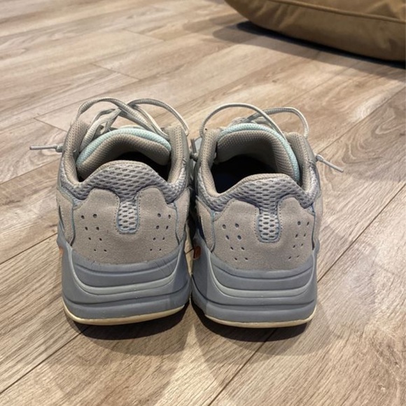 Yeezy - Picture 3 of 5